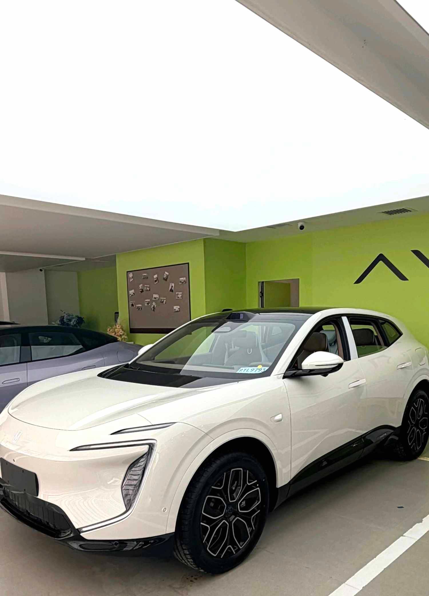 2024 Avita 07 Pro EV Occasion Berline — image 1