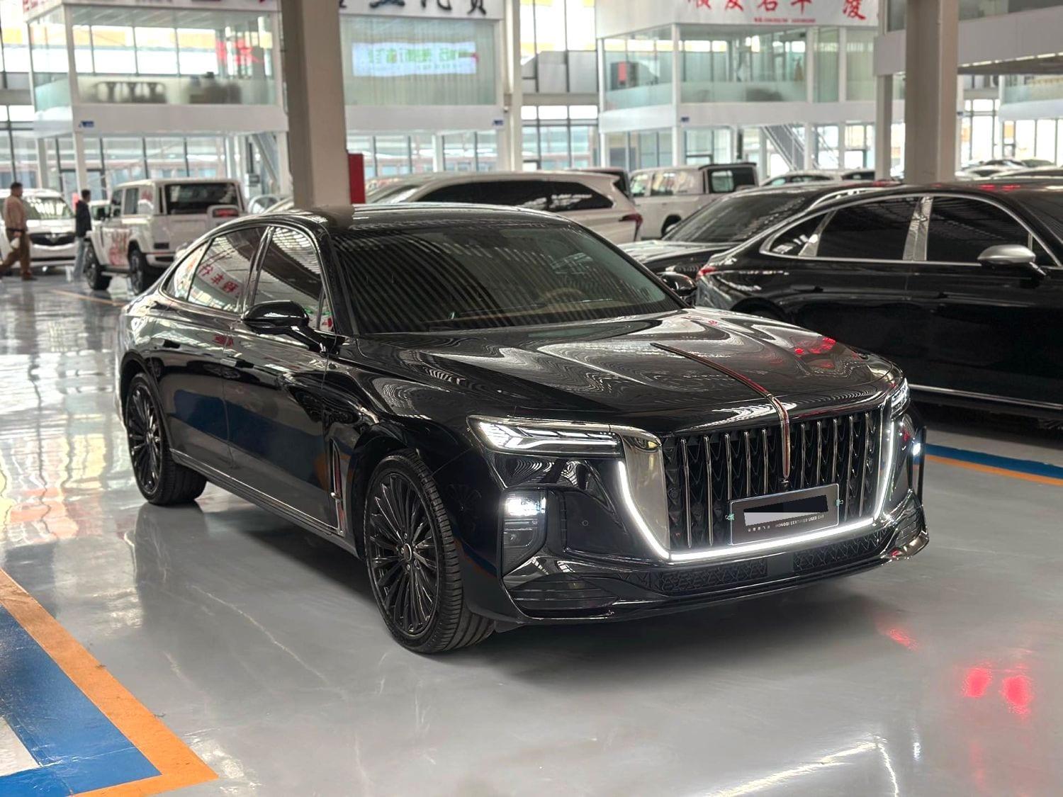 2024 Hongqi HS7 PHEV 2.0T AWD Premium 7-Seater مستعمل SUV — image 1