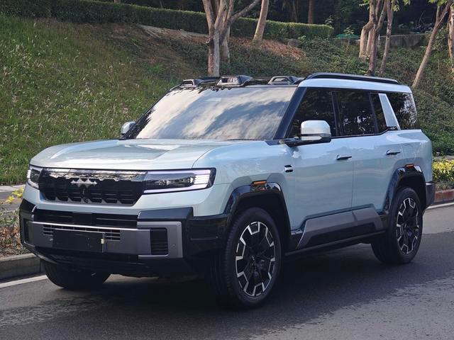 2025 BYD Leopard 8 Flagship — С пробегом Внедорожник