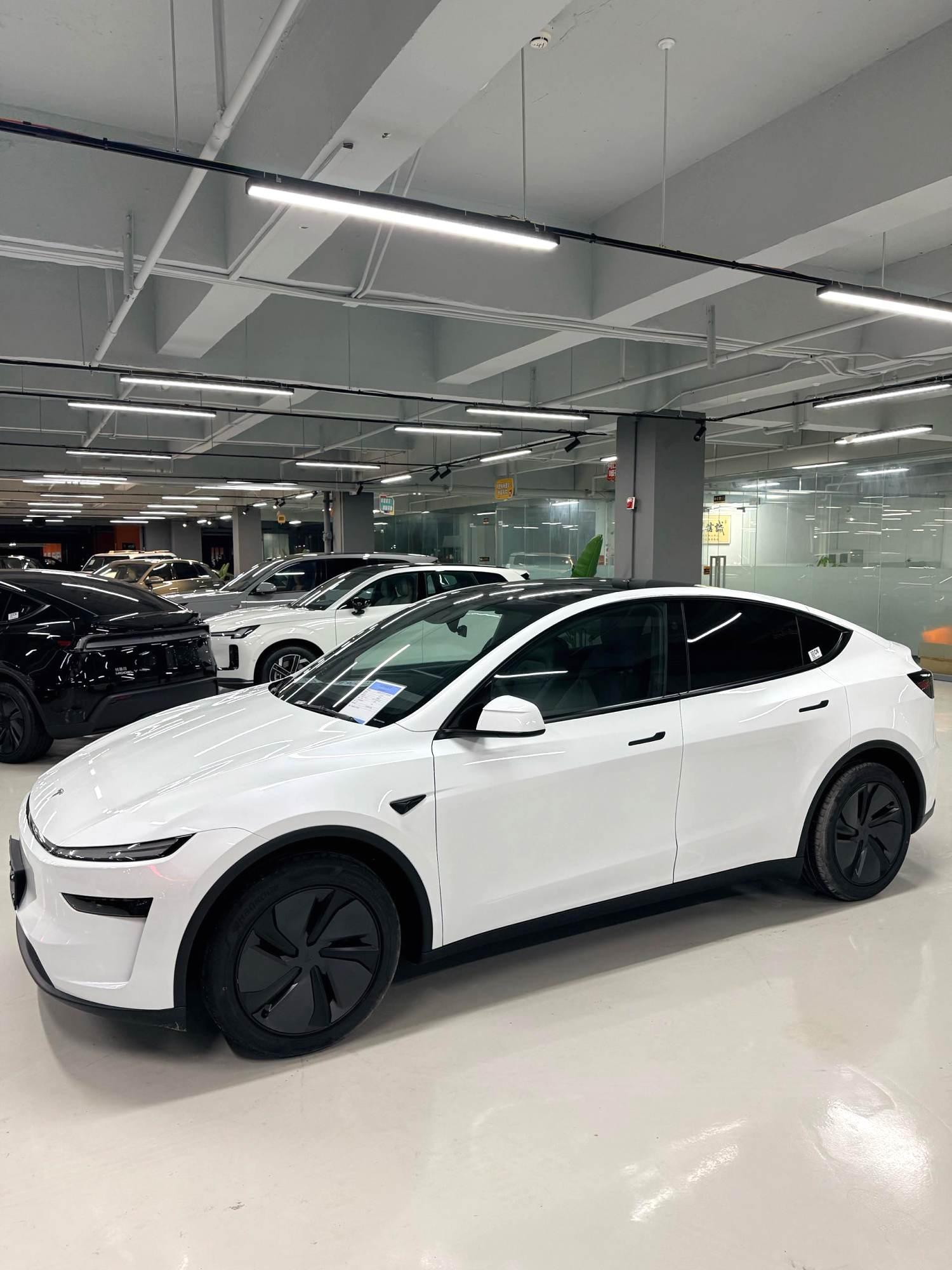 2024 Tesla Model Y مستعمل SUV — image 1