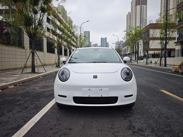 2024 Yiwei 3 Love Edition 330km Lite — Usado Utilitario