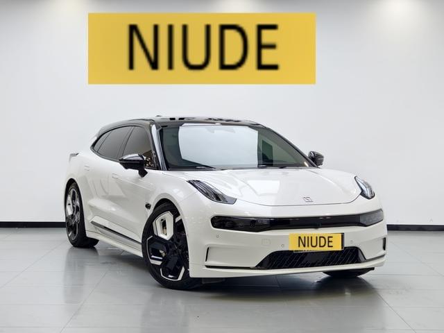 2022 Zeekr 001 Ultra Long Range Dual Motor YOU Edition — С пробегом Седан