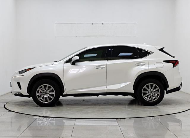 2020 Lexus NX 200 مستعمل SUV — image 1