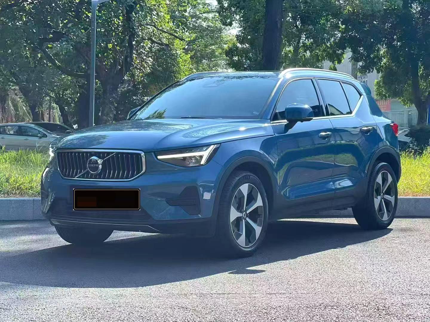 2024 Volvo XC40 B4 AWD Inscription — Occasion SUV
